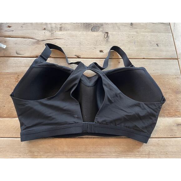 Victoria's Secret VSX Black Graphic 38C Incredible Lightweight Max Sport Bra - Picture 2 of 2
